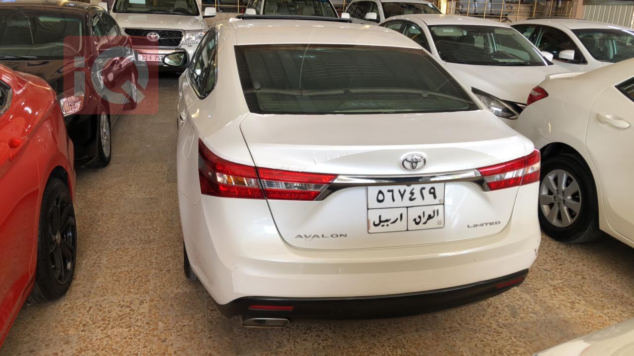 تويوتا أفالون